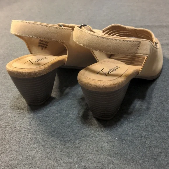 Trotters Minnie Slingback Sandal, Women's Size 8 M, Nude NWT - Picture 4 of 7